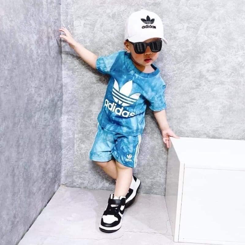 set bộ loang adidas tặng kèm mũ cho bé yêu