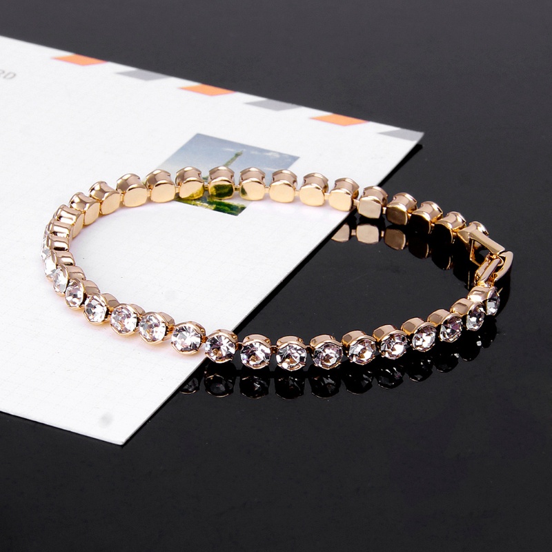 Vòng Tay Kim Loại Màu Vàng Đồng Đính Khối Lập Phương Màu Sắc Xinh Xắn Cho Nữ