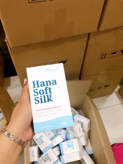 Dung dịch vệ sinh Hana Soft Silk Hanayuki  hàng chính hảng cty 100%