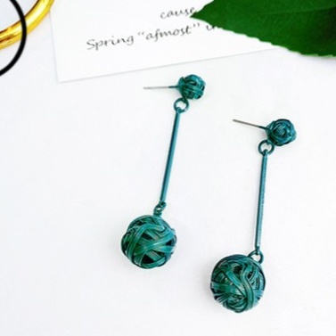 Khuyên Tai Nữ Trang Tạo Hình Chiếc Lá Xinh Xắn