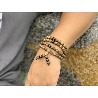 Vòng tay trầm hương