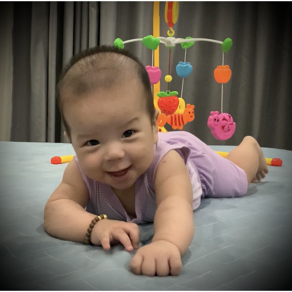 Vòng tay trầm hương cho bé - LÁ BÙA BẢO VỆ BÉ YÊU - bé ngủ ngoan,không giật mình quấy khóc,tránh gió độc & giữ ấm cơ thể