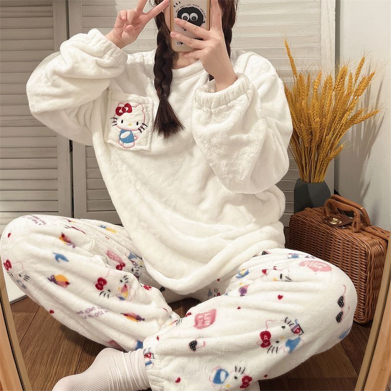 Trẻ con gái. Bộ Đồ Ngủ Chất Nỉ Dày Dặn Họa Tiết Hello Kitty Dễ Thương Thời Trang Thu Đông Cho Nữ