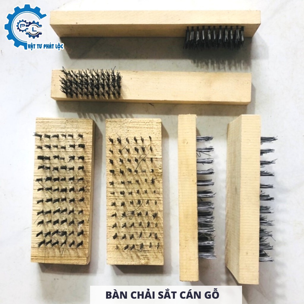 Bàn chải sắt cán gỗ