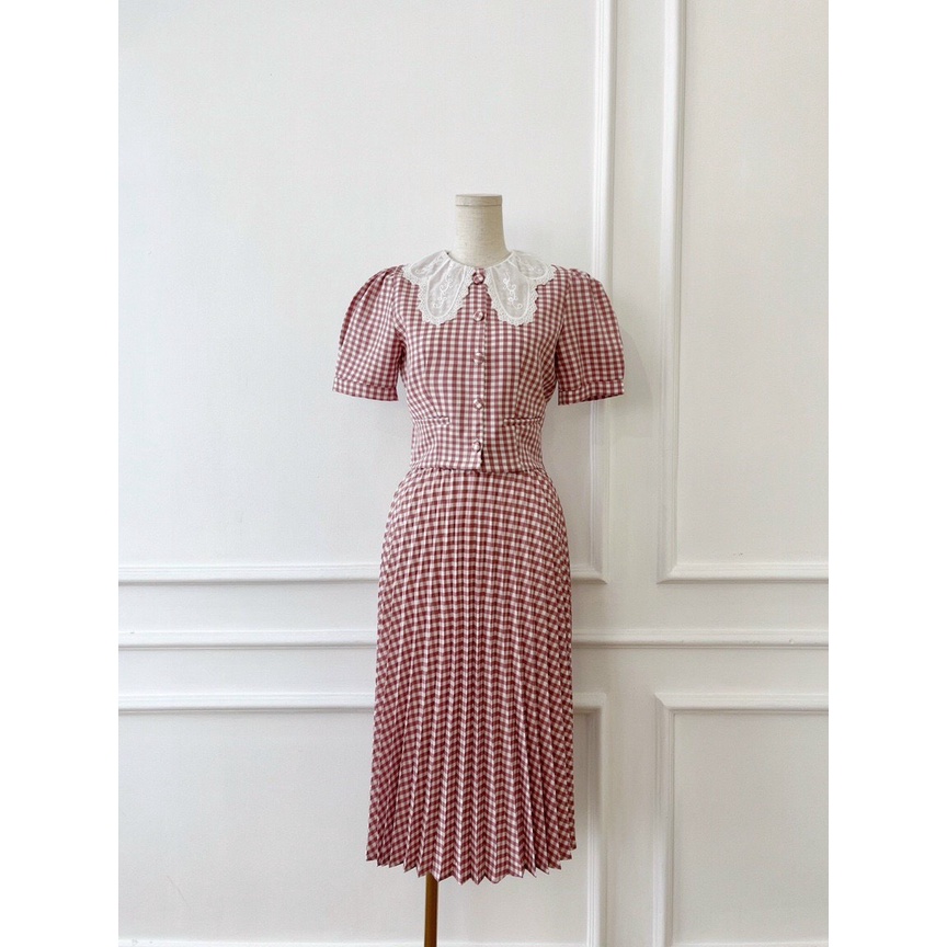 Set đồ nữ công sở áo tay phồng cổ ren kết hợp chân váy midi xếp ly caro NPSET010