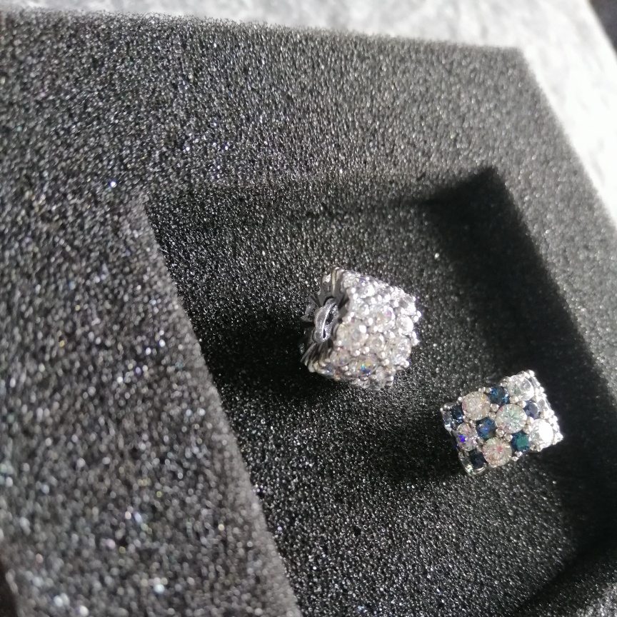 Vòng Tay Trong Suốt Đính Hạt Lấp Lánh