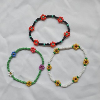 Vòng tay handmade hạt cườm xâu hoa