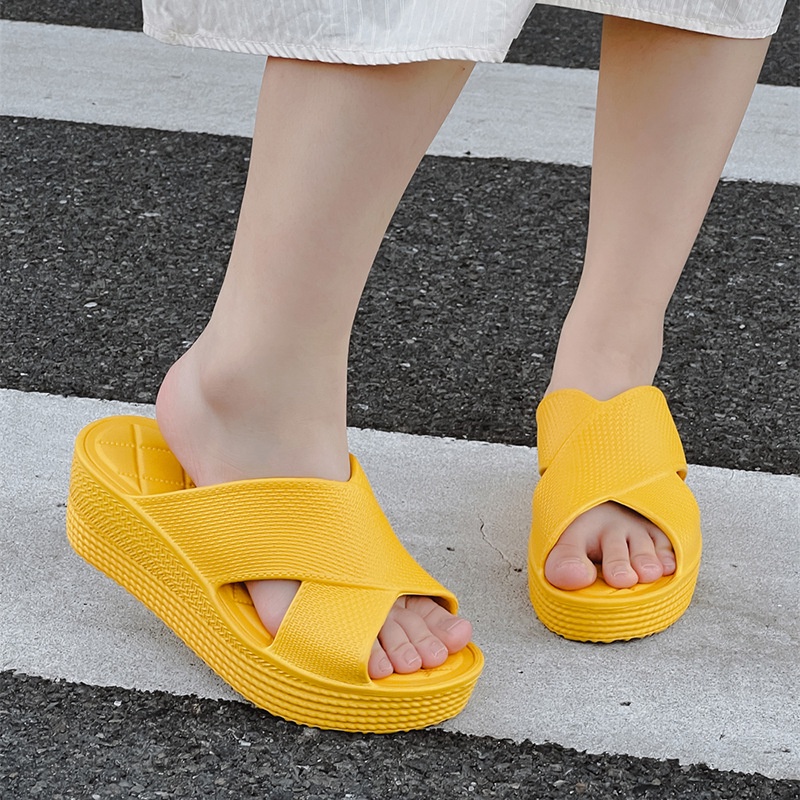 Dép Sandal Cao Gót Đế Xuồng Dày Quai Chéo Thời Trang Mùa Hè Dành Cho Bạn Nữ