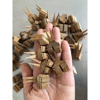 Xiên hoa quả cho chim xiên chuối lồng chào mào tre nan khít