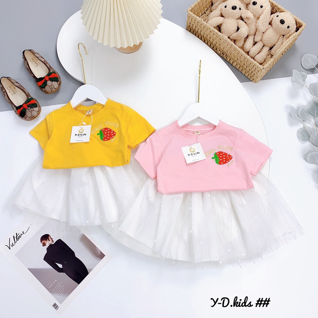 Đồ bộ bé gái áo họa tiết dâu tây, chân váy ren lụa bồng xinh xắn size từ 12-20kg