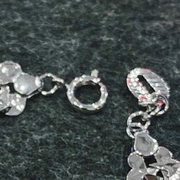 Lắc Tay  Trắng Dạng Cánh Khóa Tròn Dễ Thương Bền Màu - Trang Sức Nữ Đẹp Giá Rẻ - Queen Jewelry