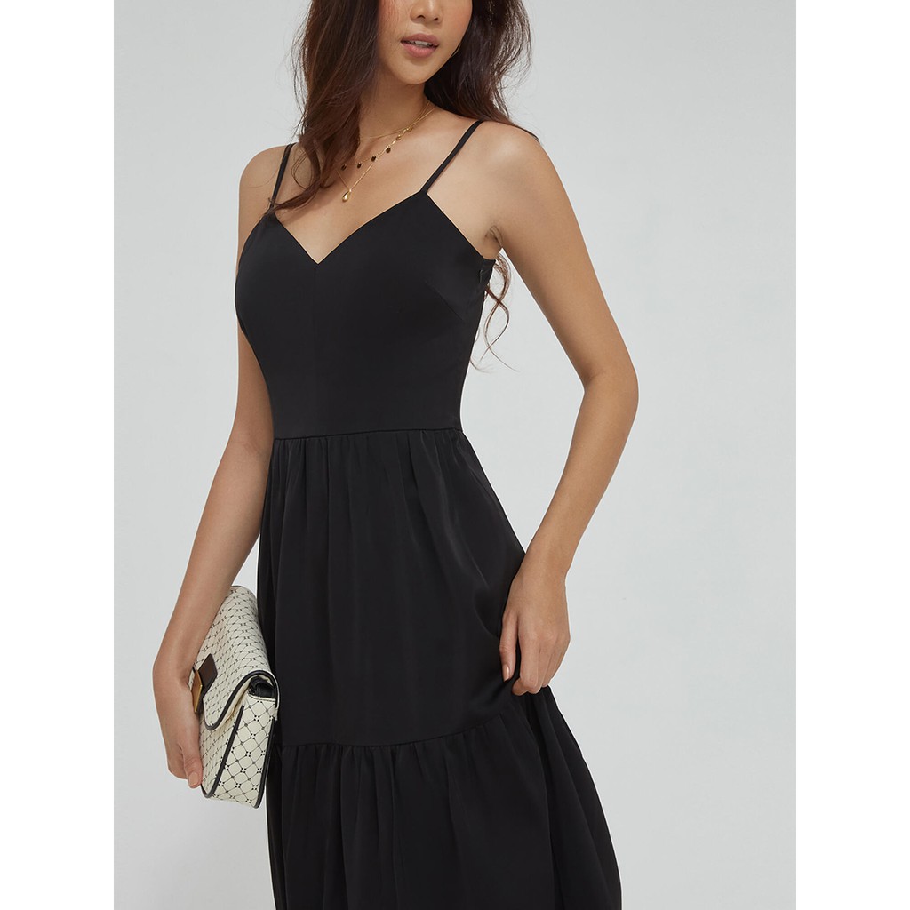 Đầm dáng suông nữ YV LE &amp; CO vải satin màu đen hiện đại