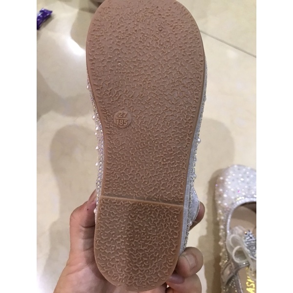 Giày bé gái thanh lý