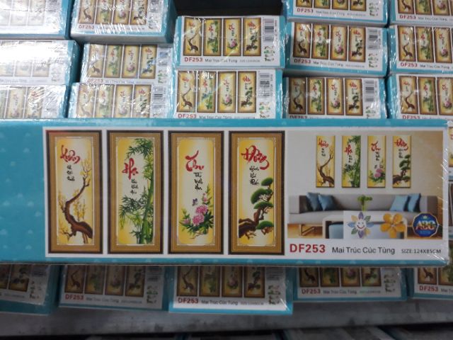 Tranh đính đá tứ quý mai trúc cúc tùng Df253 124 x 85