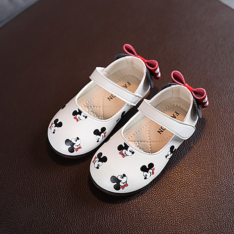 Giày đế mềm in họa tiết chuột Mickey đáng yêu cho bé gái