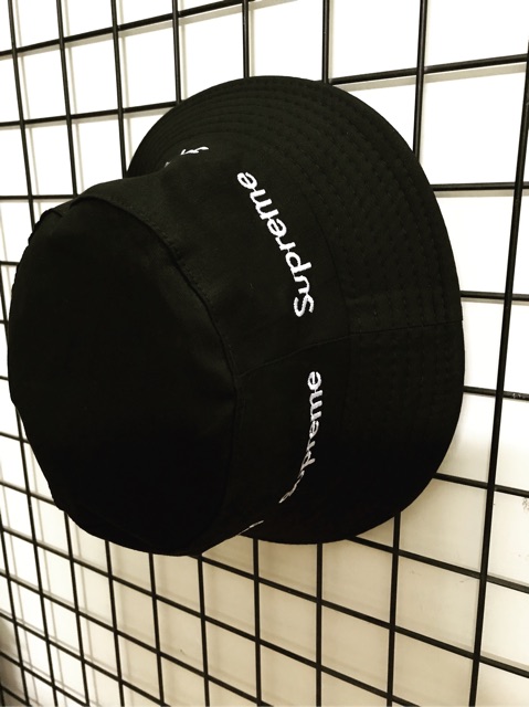 Nón bucket Supremeee in viền