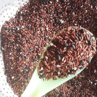 Trà thảo mộc: gạo lứt, đỗ đen, xạ đen, lá sen, cam thảo