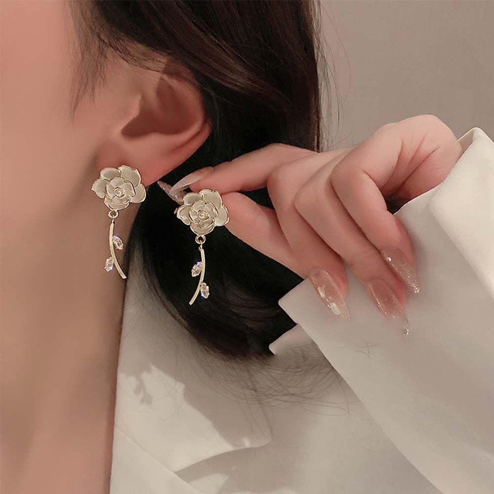 Bông Tai Dáng Dài Hình Hoa Phong Cách Retro Ngọt Ngào Cho Nữ