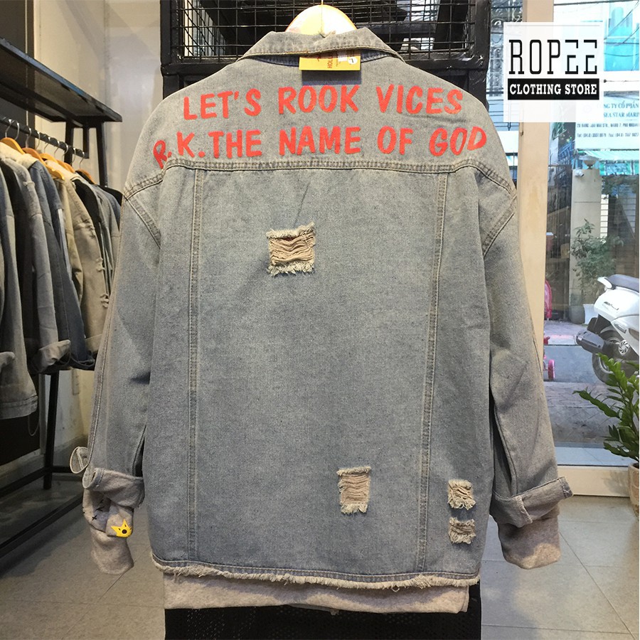 Áo khoác jean in chữ sọc tay đỏ ( M - L - XL )