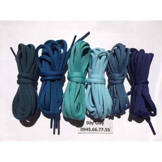 Dây giày màu xanh đậm nhạt
