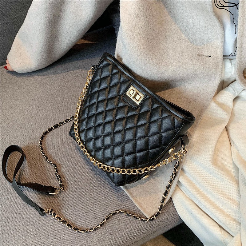 TÚI XÁCH NỮ ĐEO CHÉO KATACHI KHÓA VẶN TRẦN CHỈ DÁNG VUÔNG PK 345