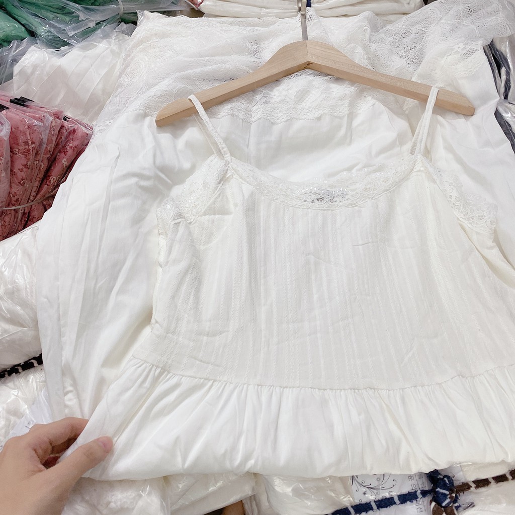 Váy đầm maxi hai dây thô trắng gấu pha ren | BigBuy360 - bigbuy360.vn