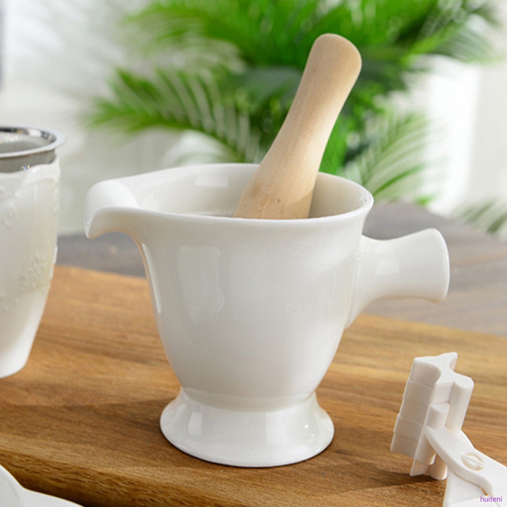Chày giã gia vị bằng gỗ tiện dụng