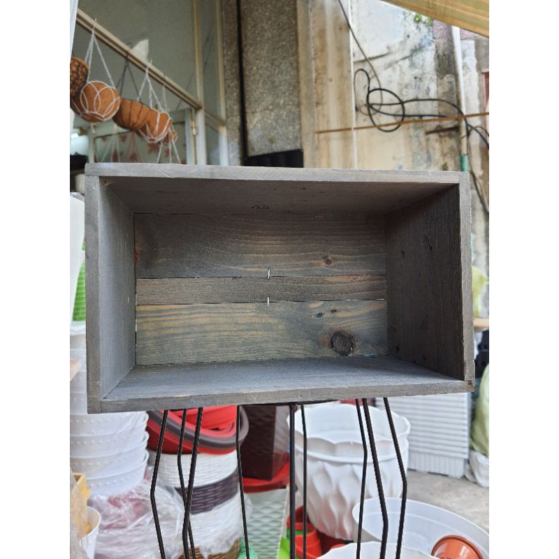 chậu gỗ chữ nhật sơn màu 25x15x15cm