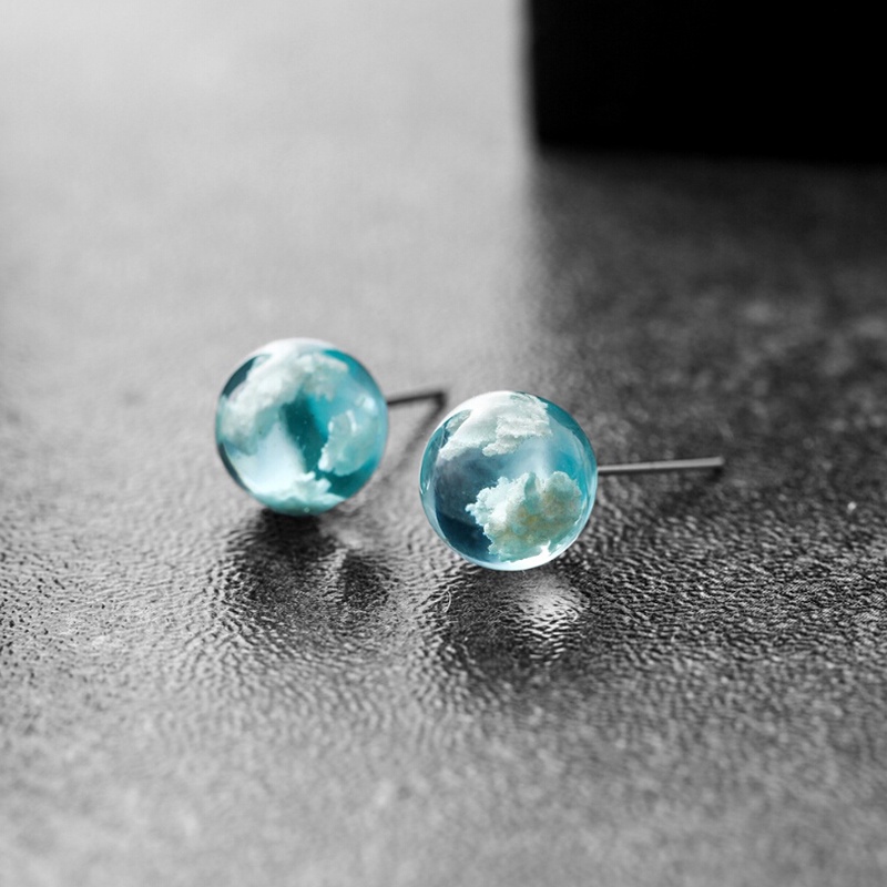 [New Stock] Creative Resin Transparent Blue Sky White Cloud Ball Stud Earrings Jewelry