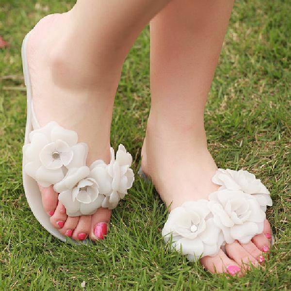 Dép đế mềm phong cách thời trang mùa hè cho nữ