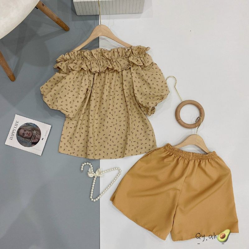 S342 Set Áo trễ vai bèo họa tiết hoa nhí tone màu nhẹ nhàng, phối quần sooc cạp chun co dãn dáng suông thoải mái