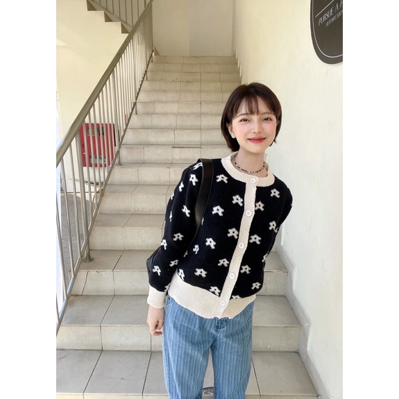 Sibling House - Áo len hoạ tiết hoa nút dọc Floral cardigan