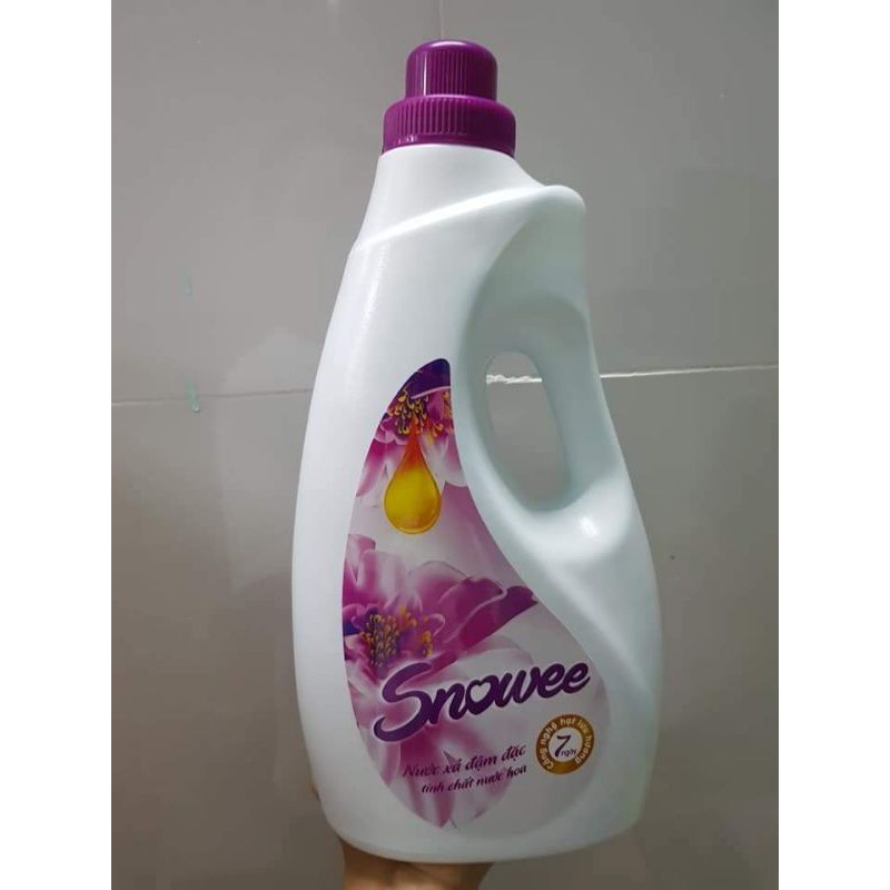 Nước xả quần áo Snowee