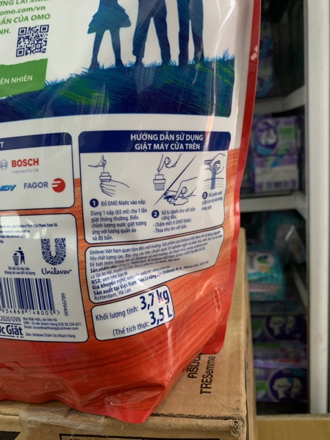 NƯỚC GIẶT OMO MATIC COMFORT TINH DẦU THƠM 3,6kg mầu đỏ