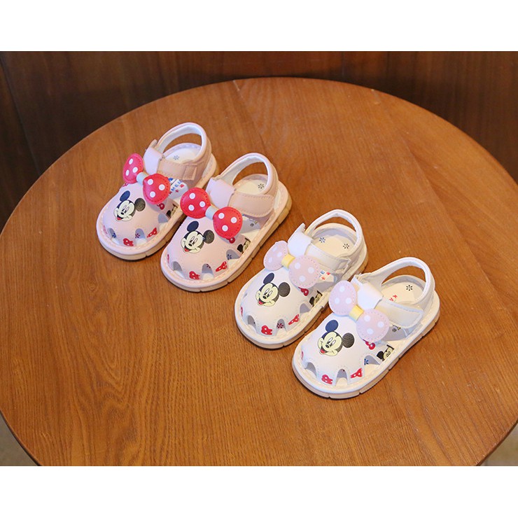 Sandal dép tập đi cho bé gái mickey có kèn phát tiếng kêu và nơ xinh xắn