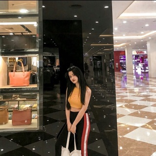 Pass áo croptop vàng