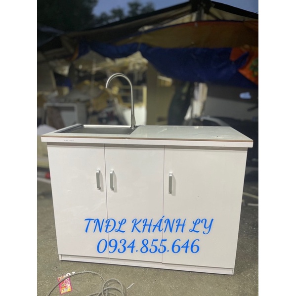Tủ bếp nhựa màu trắng 1m05 cao 80cm mặt bếp gạch men vòi inox 304
