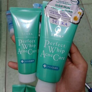 Sữa rửa mặt Senka dành cho da mụn