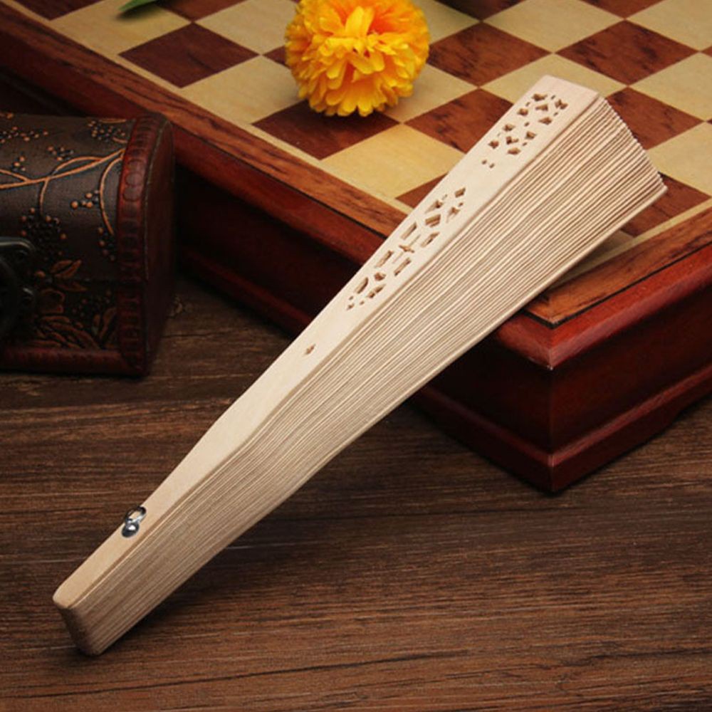 Quạt xếp cầm tay gỗ tre phong cách Trung Hoa cổ điển 20cm