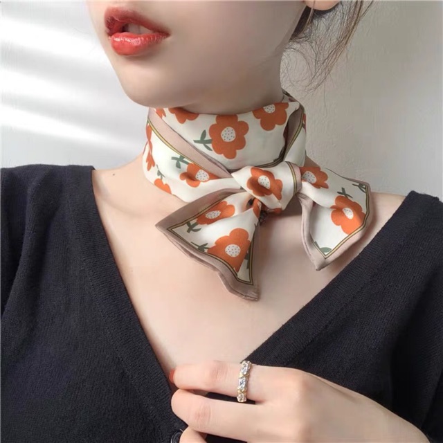 Khăn choàng cổ in hoạ tiết dễ thương - Maben