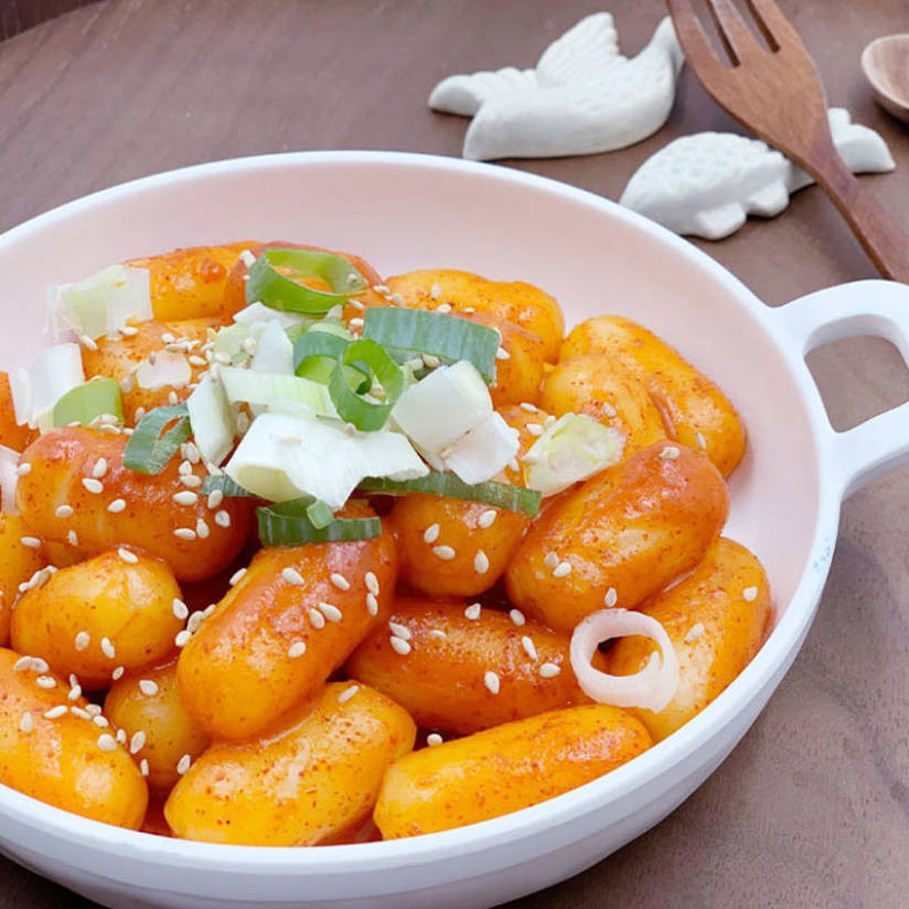 Combo tokbokki nhân phô mai kèm sốt - Bánh gạo nhân phô mai Tèobokki