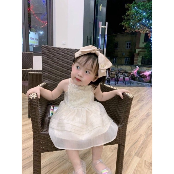 váy von đũi cổ yếm bé gái