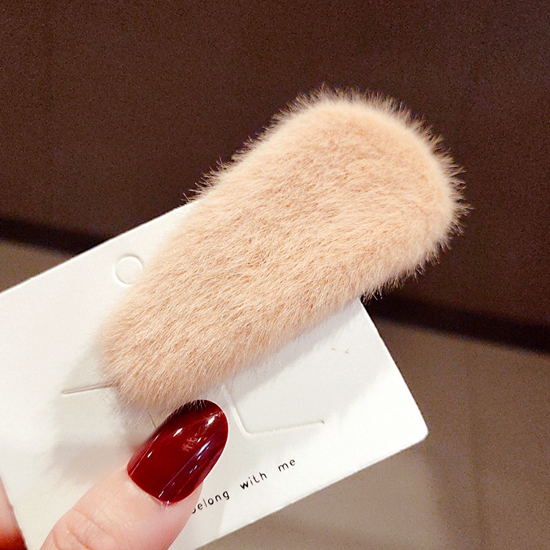 Kẹp tóc mái phối lông dễ thương hình elip