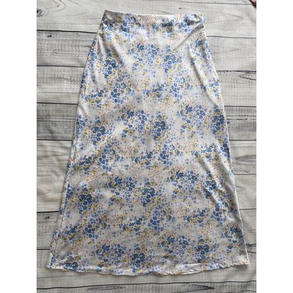 Chân váy lụa F21