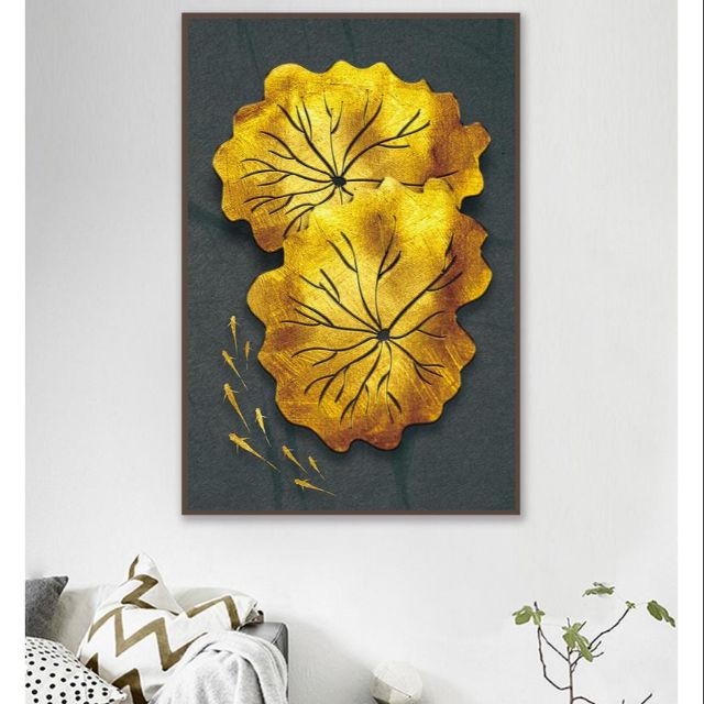 Tranh canvas lá sen vàng 50x70 kèm khung