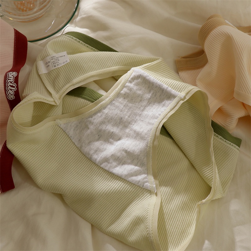 Quần lót cotton chất gân cạp thêu chữ Smiles L3-07