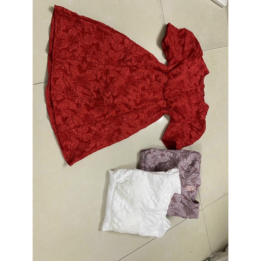 Đầm xòe gấm cổ tròn tay phồng xinh xắn
