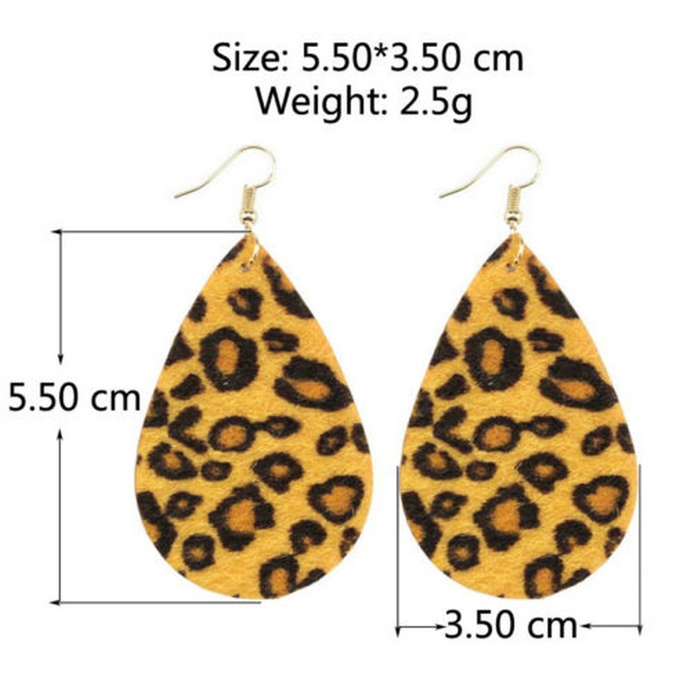 Hoa tai hợp kim phối da kiểu giọt nước với họa tiết da báo đầy cá tính