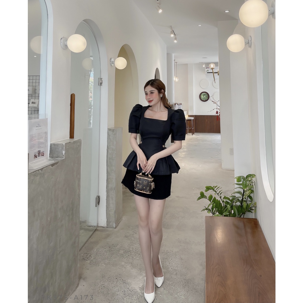 [BBSTORE'S] Áo Cổ Vuông Tay Dài  -TKK375