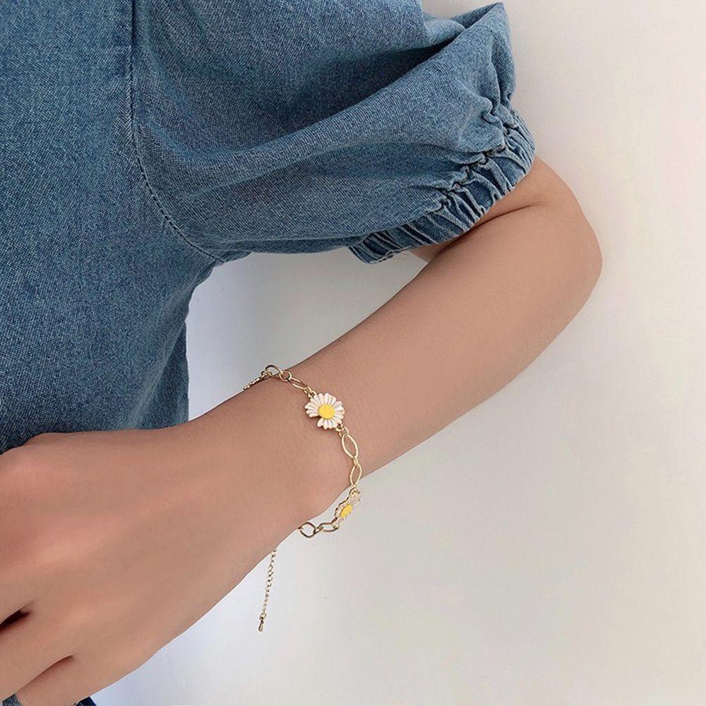 Vòng Đeo Tay Kèm Nhẫn Hình Hoa Cúc Nhỏ Thời Trang Dành Cho Nữ